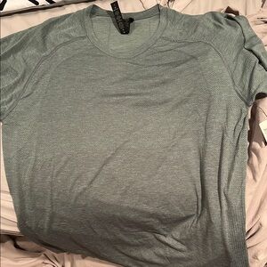 Men's lululemon metal vent tee 2.0 size large NWT